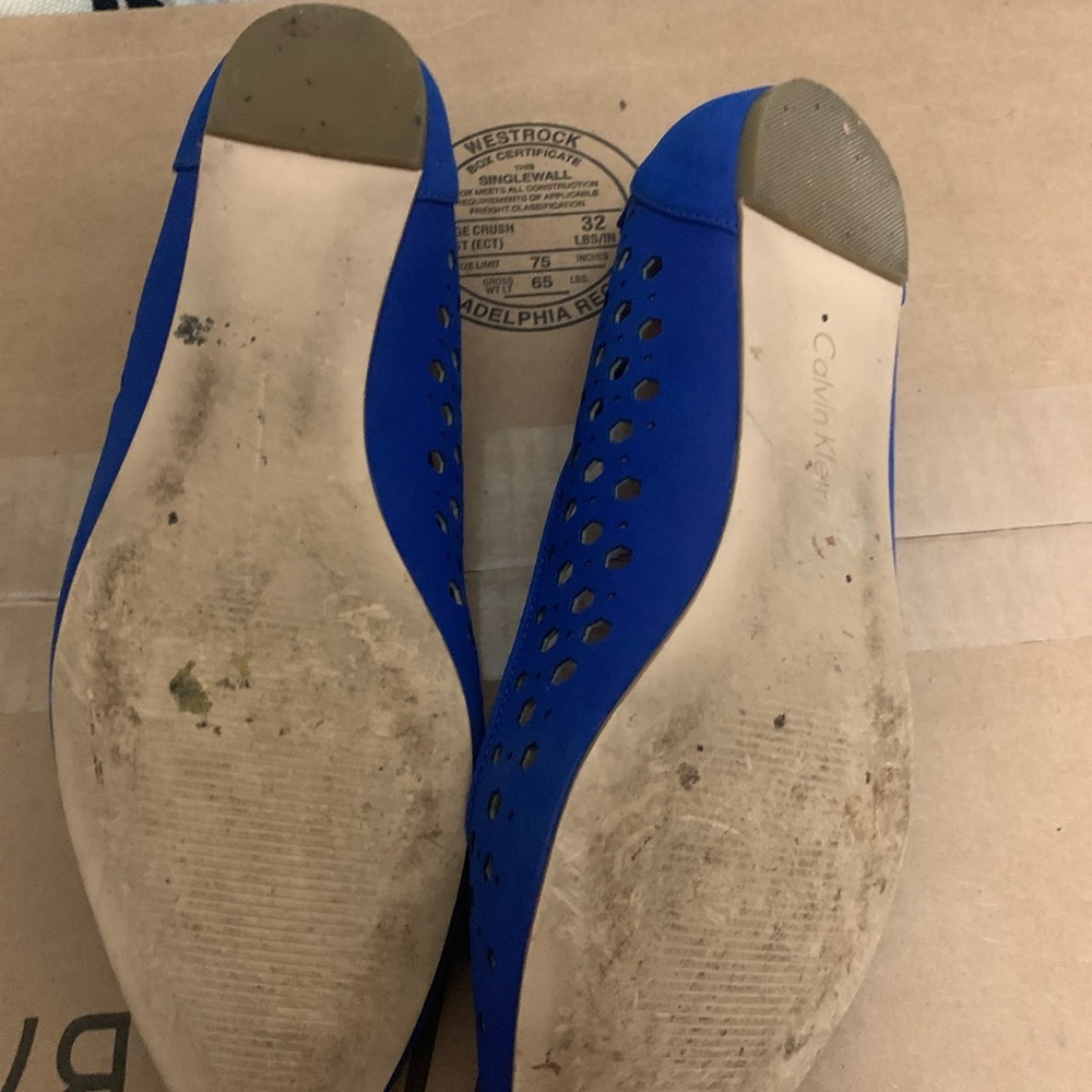 Used Calvin blue slip on flats